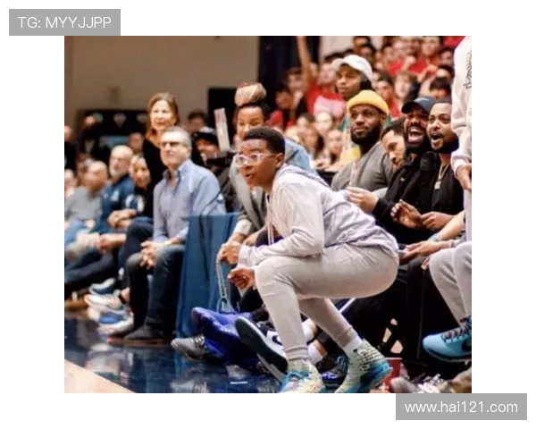 兰德尔社媒为儿子庆祝9岁生日：运动场上的小冠军，爸爸永远爱你